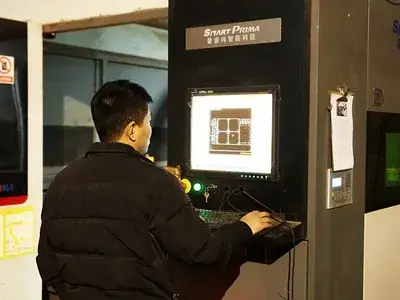 Оптоволоконный лазерный станок для резки
